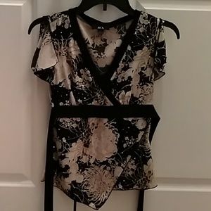 Black and gold kimono flutter sleeve top